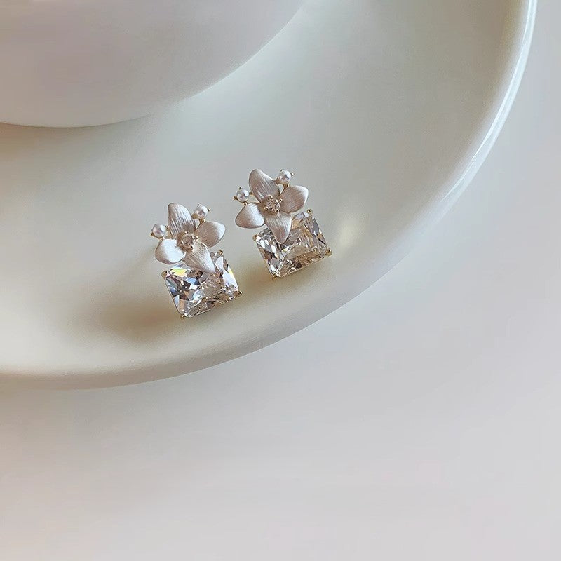 S925 silver needle enamel flower cube earrings