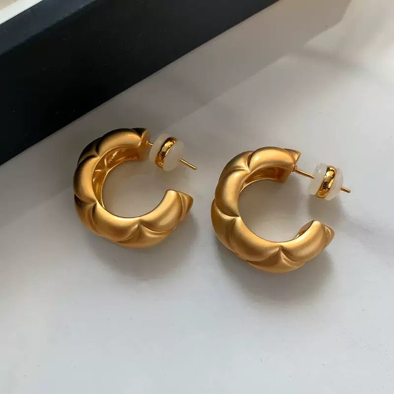 Luxury Quilted Stud Earrings - 24K Gold Plated