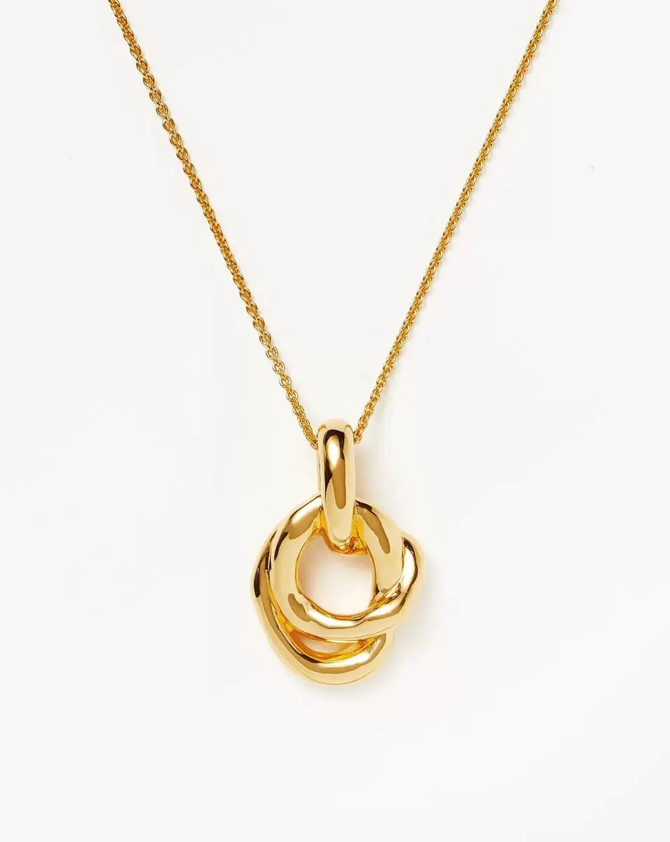 16K Gold Knotted Circle Pendant Necklace
