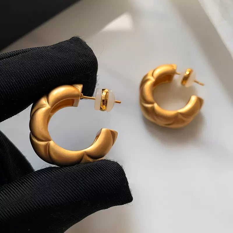 Luxury Quilted Stud Earrings - 24K Gold Plated