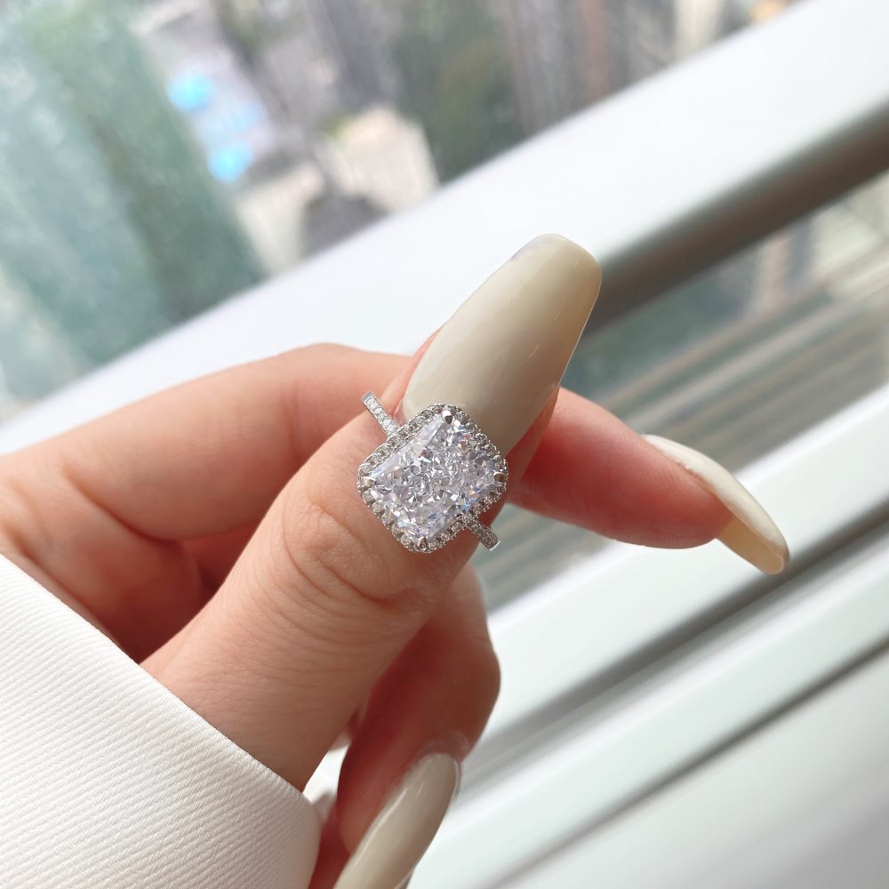 ROYALTY RING