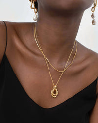 16K Gold Knotted Circle Pendant Necklace