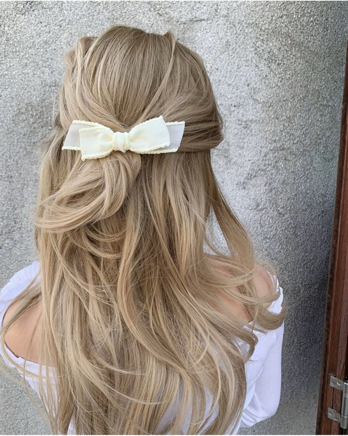 BOW CLIP