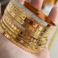 Stainless bracelet with diamond does not fade