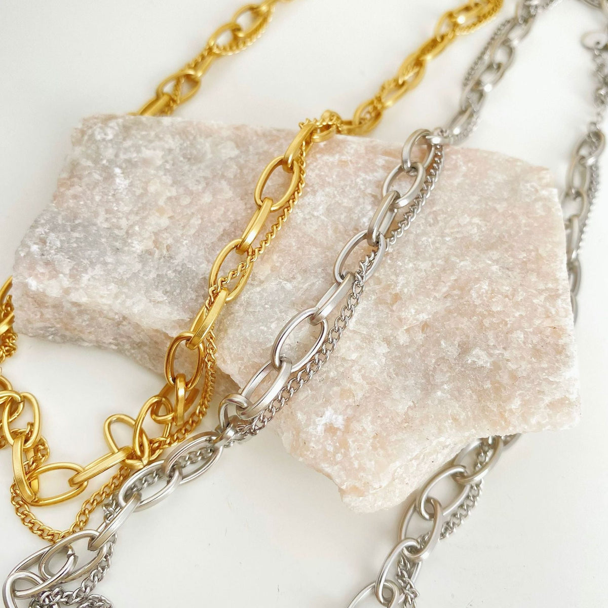 Stainless steel high-quality light luxury double-layer necklace